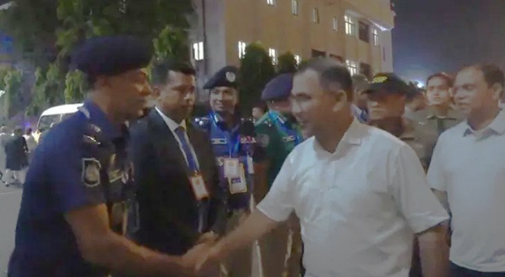 ‘কী খবর মাসুদ, ভালো?’ চট্টগ্রামের এসপিকে প্রধানমন্ত্রী